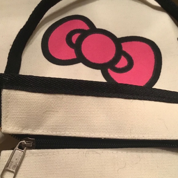 🆕 🩷🖤🩷 Canvas Tote / Hello Kitty Print / Two Black Straps / Zipper / HotPink - Picture 13 of 14